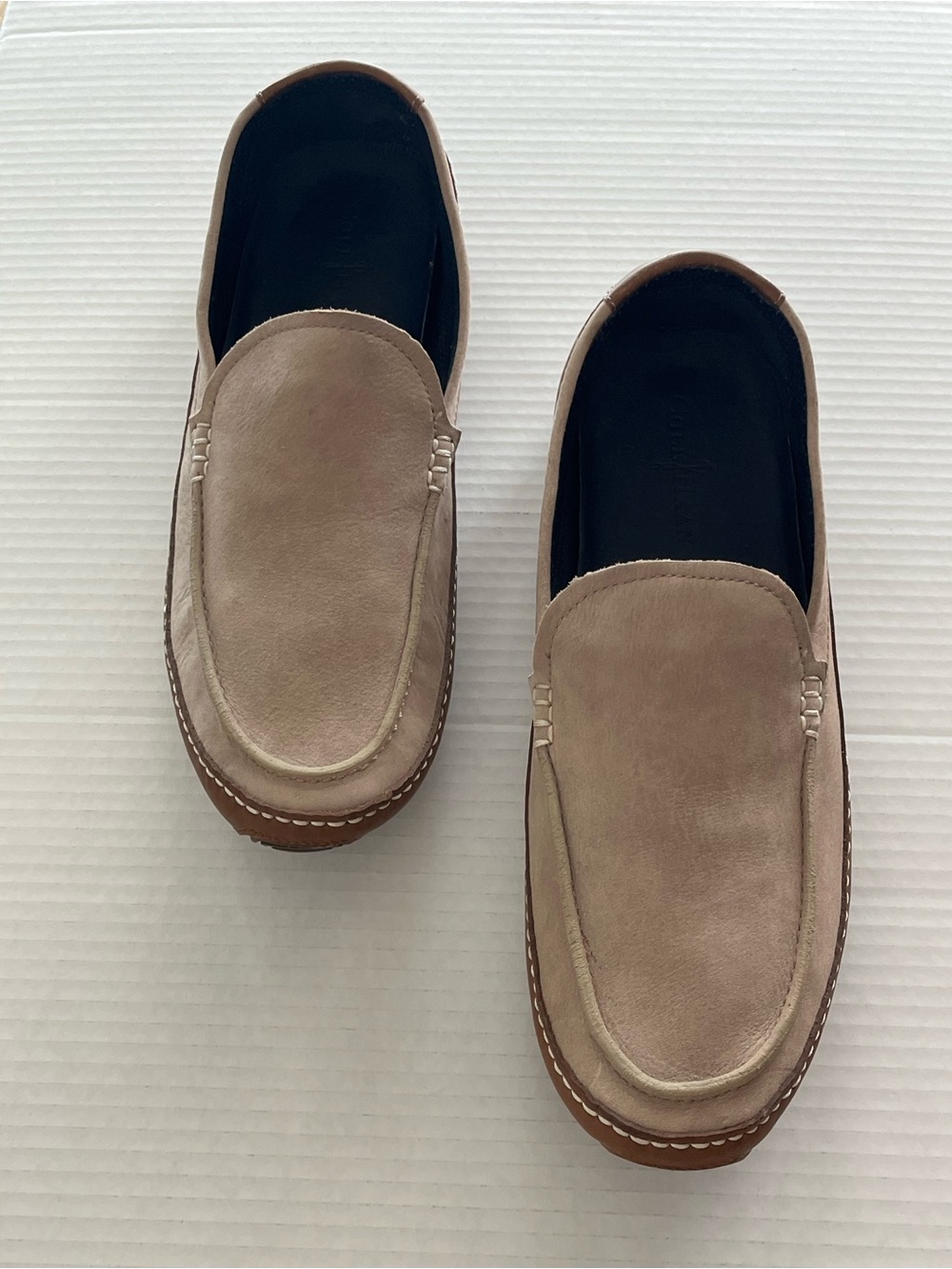 Cole Haan C11271  Beige Nubuck Camp Moc Venetian Loafers Two-Tone Size
11 1/2